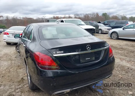 2019 Mercedes-Benz C 300 4Matic из США, поврежденный, VIN 55SWF8EB9KU307820